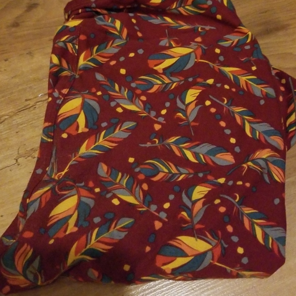 LulaRoe feather leggings